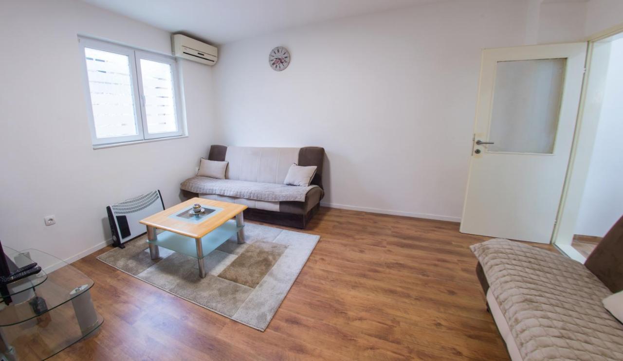Cozy Corner Near Old Town Apartment โมสตาร์ ภายนอก รูปภาพ