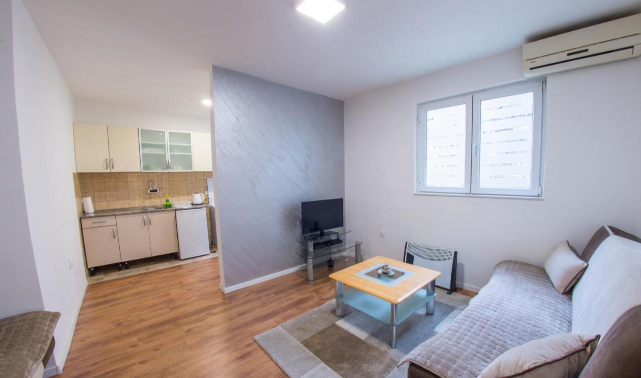 Cozy Corner Near Old Town Apartment โมสตาร์ ภายนอก รูปภาพ